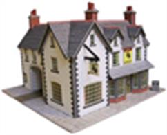 Metcalfe OO Coaching Inn PO228 Card kit is a A beautiful pub building that will site comfortably on any layout town or country.Base size: 190mm x 200mm