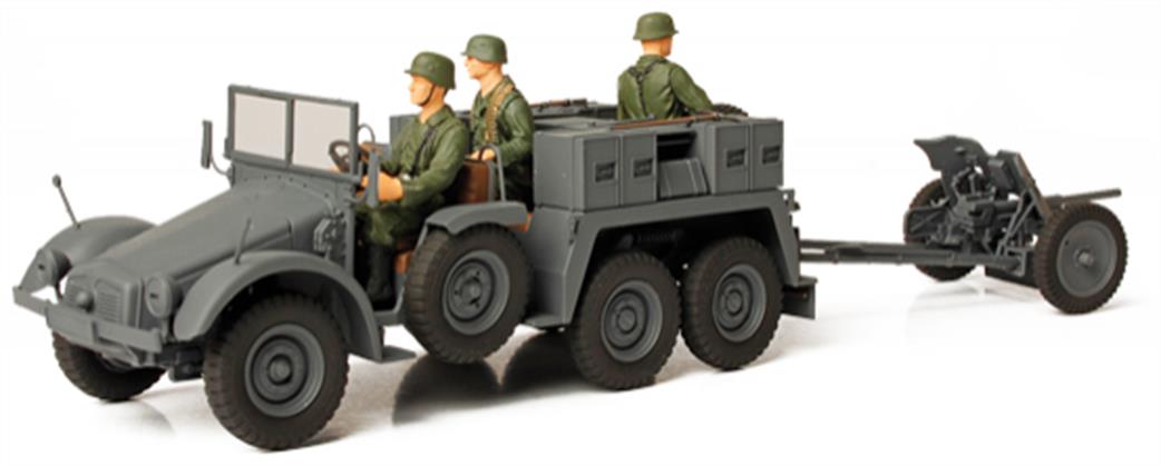 Unimax Forces of Valor 1/32 80083 German Kfz. 69 towed Pak 36 Baltic 1941