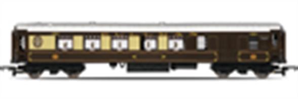 The Hornby Railroad Pullman cars match the coaches supplied with Hornby Pullman train sets.A small number of Pullman brake coaches were constructed to provide accomodation for the guard and a small luggage stowage area on all-Pullman services.