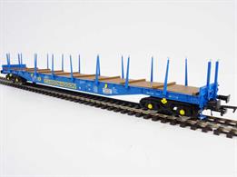 A new OO model of the bogie flat bed Cargowaggon ferry wagon. An ideal companion to the Heljan Cargowaggon sliding door vans, these flat wagons allow much easier access for loading by overhead cranes.The frame of the flat wagon must take the full load, as there is no roof beam to maintain rigidity. Hence the underframe beams are much deeper on these wagons.This model is presented in a freshly painted ex-works finish.