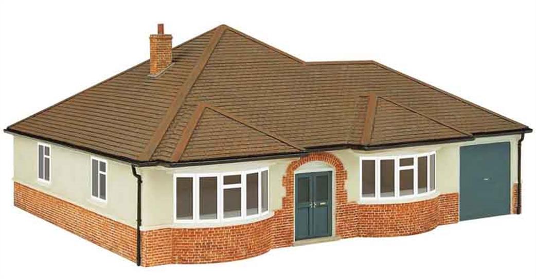 Hornby OO R7290 Bungalow Avalon Fully Painted Resin Building
