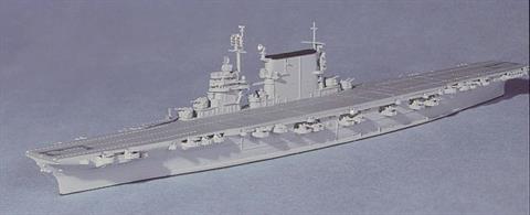 If you want a model of Saratoga at the start of WW2, choose a model of Lexington (Neptun 1316).