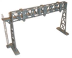 A super-useful kit containing an open latice girder gantry structure, supplied with colour light signals as a signal gantry. The girders can also be used to build other lightweight steel structures, eg pipe bridges.