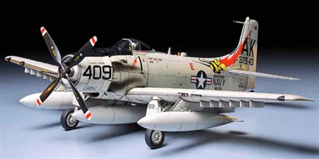 Tamiya 1/48 61058 Douglas Skyraider A1.H U.S Navy Plastic Kit