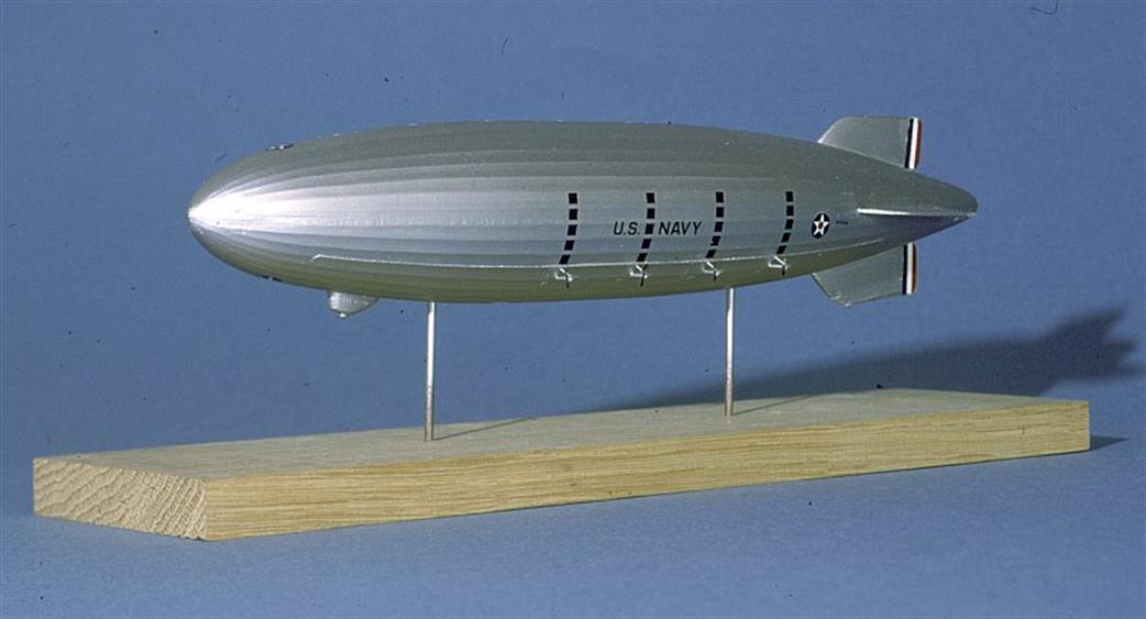 Navis Neptun 1/1250 L3V Akron a rigid airship of the USN