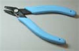 A super quality split ring plier that opens and securely grasps the split ring.