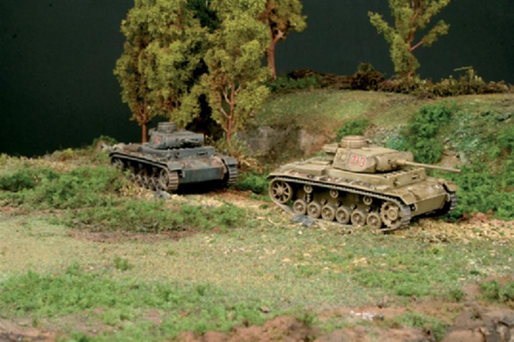 Italeri 1/72 7507 Panzer 3 PZ.,Kpfw 3 J Tanks  2x Fast Assembly Kits