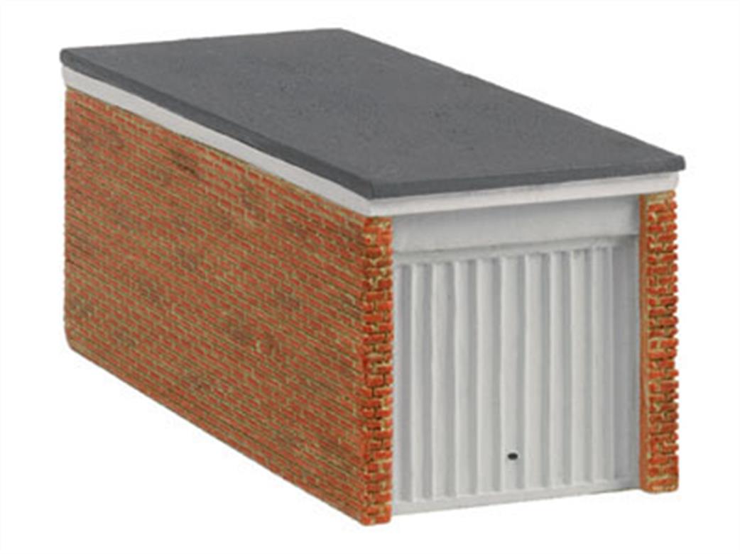 Hornby OO R8986 Brick Built Garage with Up-an-Over Door From Skaledale