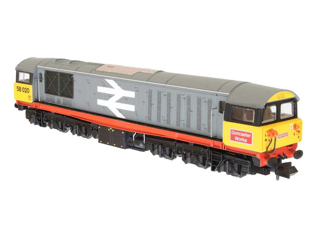 Dapol N 2D-058-002 BR 58020 Class 58 Freight Locomotive Red Solebar Livery with Front Logos