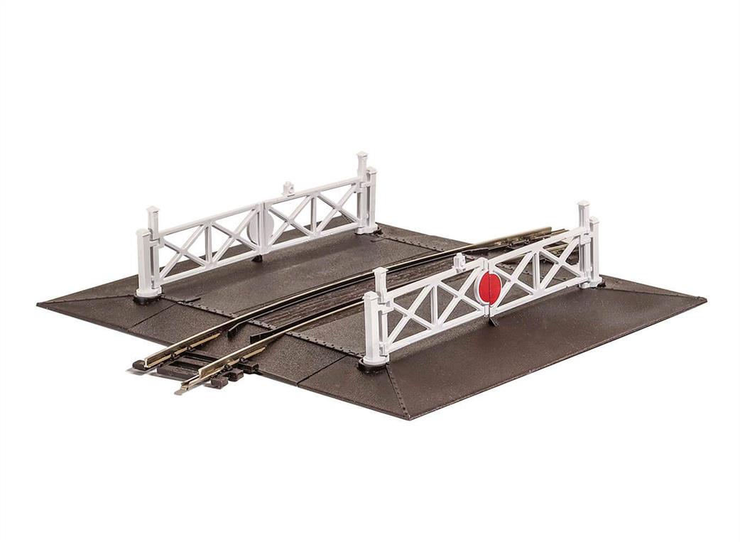 Peco OO ST-261 Curved Level Crossing 2nd Radius Complete With Gates