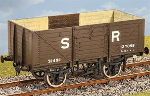 Model kit of the Southern Railway 8-plank open merchandise and minerals wagon.8 plank general merchandise wagons were favoured by the SECR and LSWR before grouping and the Southern continued the trend of using these higher cubic capacity wagons. This kit is based on the diagram 1379 wagons, with 3,000 built between 1926 and 1928, with most still in service at Nationalisation and lasting into the early 1960s. Transfers for SR and BR liveries included.Supplied with metal wheels and 3 link couplings.