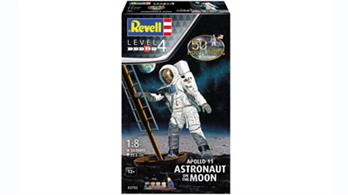 Revell 03702 Apollo 11 Astronaut Gift Set