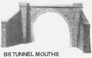 This card kit provides parts for a single and double track tunnel mouth or bridge side, with a selection of retaining or wing walls.