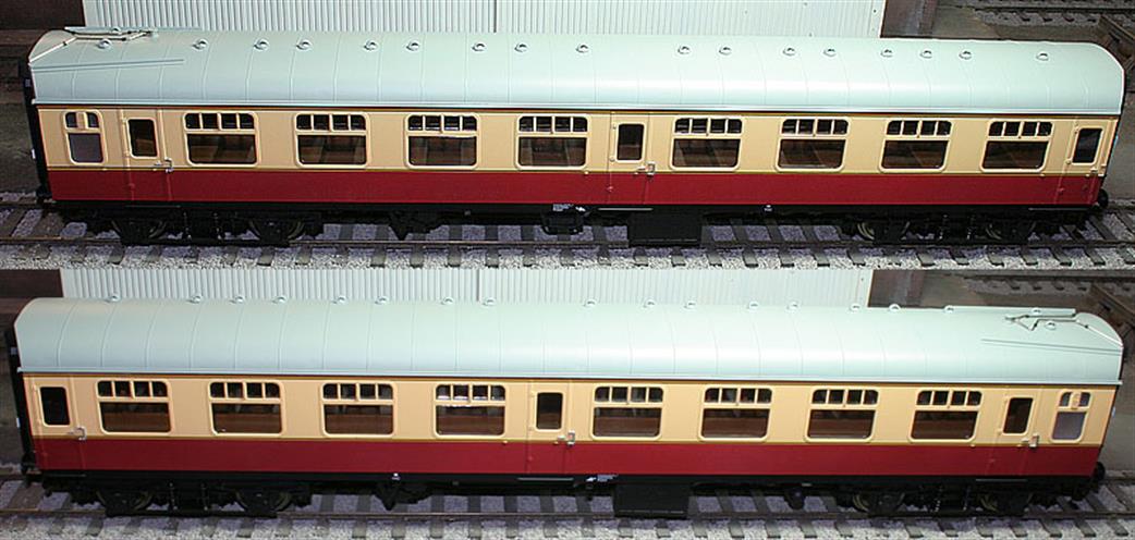 Heljan O 4900 BR Mk.1 SK Second Class Coach Crimson & Cream Livery