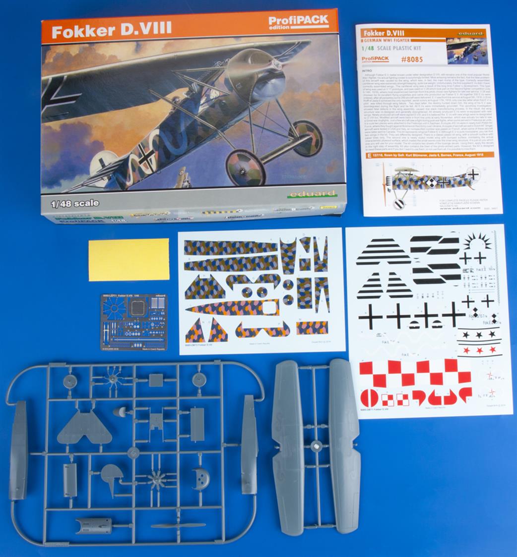 Eduard 1/48 8085 Fokker DV111  German WW1 Fighter Plastic Kit Profipak