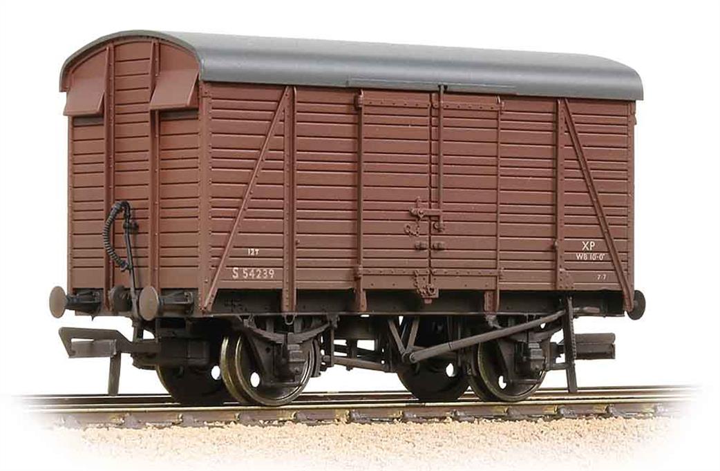 Bachmann OO 38-082D BR 12-Ton Southern 2+2 Planked Vent Van Bauxite Early Weathered