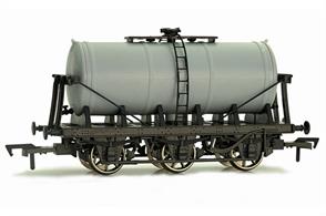 Unpainted Dapol 6 wheel milk tank wagon. Ideal for creating liveries not yet produced by Dapol including milk companies and the small number of other users of these 6 wheel tank wagons from the chemicals and food production sectors.