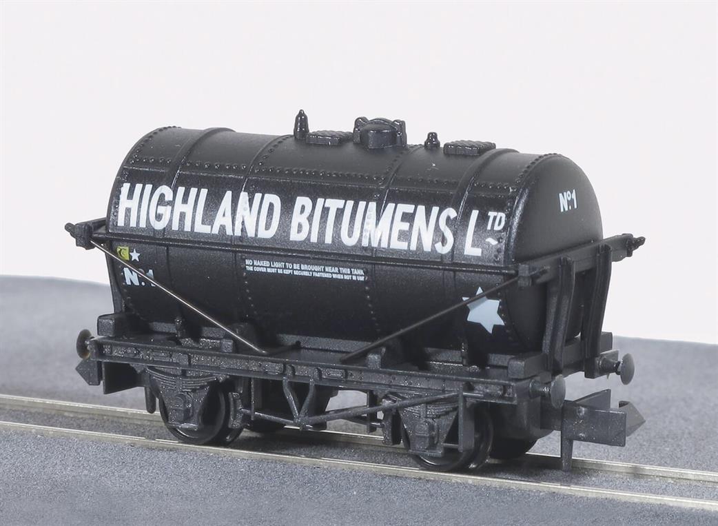 Peco N NR-P176 Highland Bitumens Ltd. Oil Tank Wagon