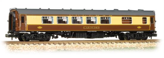 A superb model of the BR Mk1 second class Pullman kitchen car in the traditional Pullman umber and cream livery. Complete with finely moulded Commonwealth pattern bogies, fully detailed interior featuring light coloured tables, detailed underframe with brake cylinders and electrical control equipment. A pack of brass table lamps is supplied for those wanting to complete the interior detailing.