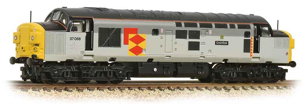 Graham Farish N 371-470 BR 37068 Grainflow Class 37/0 Split Box Railfreight Triple Grey Distribution