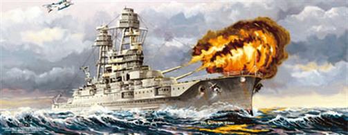 86501 is an excellent kit from Hobbyboss in a large scale of America's most well known battleship USS Arizona.Length:528.5 mm   Width: 92.2mm