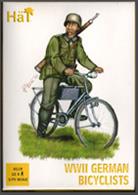 HAT 8119 1/72 Scale WW2 German Cyclists Unpainted plastic Figures