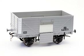 This model of a 7-plank end door type open wagon is finished in British Railways grey livery used for wagons not fitted with vacuum brakes and is lettered as a former private-owner RCH 1923 design wagon.Features sprung buffers, 3-link couplings, metal wheels, opening side doors.