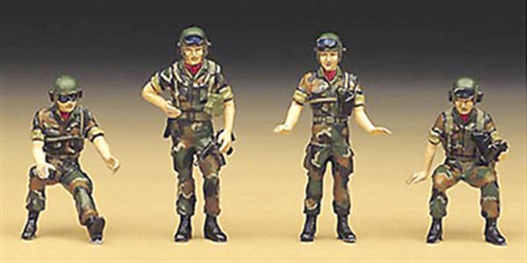 Academy 1369 Republic of Korea Tank Crew Figures Pack of 4 1/35
