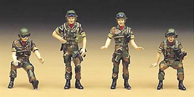 Pack of four Repulic of Korea tank crew figures Commander, gunner, driver, and loaderPaints are required to complete the figures and gun(not included)