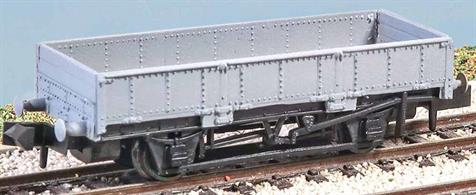 Over 4000 of these wagons were built to carry sleepers and ballast for track maintenance. Period 1951 to present. These finely moulded plastic wagon kits come complete with pin point axle wheels.Formerly Parkside N gauge kit PN01 this kit has been merged with the Peco range of wagon kits.