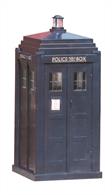 A detailed model of the blue Police telephone box, a feature of several British cities before the use of portable radio communications sets by the police forces.  Popularly identified as the Tardis...Modelled at 1:43 scale these telephone boxes will also sit well with a display of 1:43 scale cars.