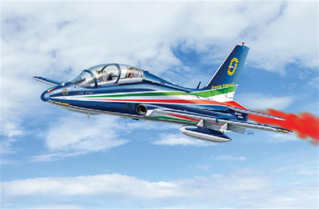 Italeri 1/72 1317 MB339 Pan Frecce Tricolore Aircraft Kit
