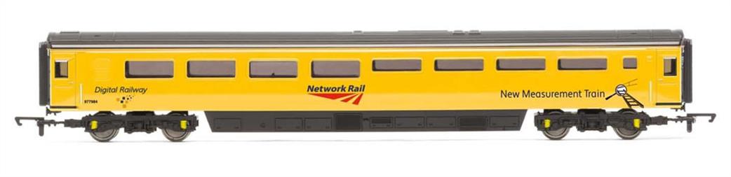 Hornby OO R4910 Network Rail 975814 Mk3 Conference Coach New Measurement Train Yellow Livery