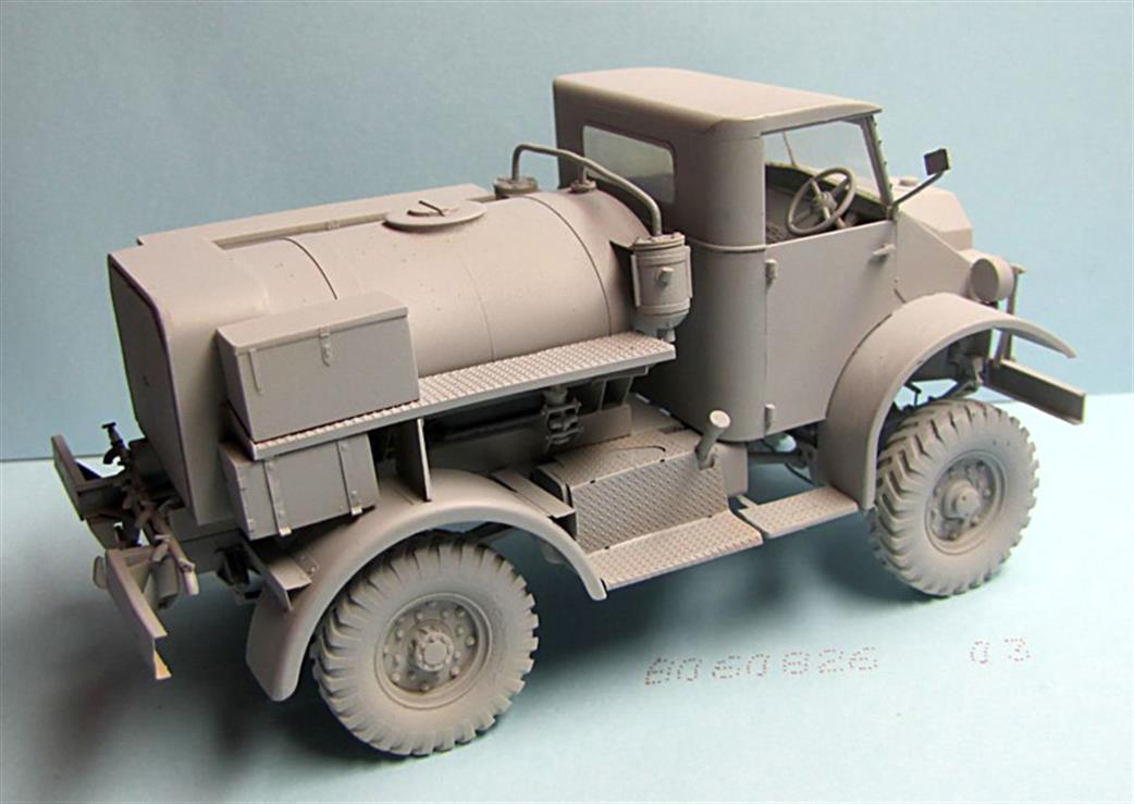 Mirror Models 1/35 35104 C15A Chevrolet Water Lorry Plastic Kit