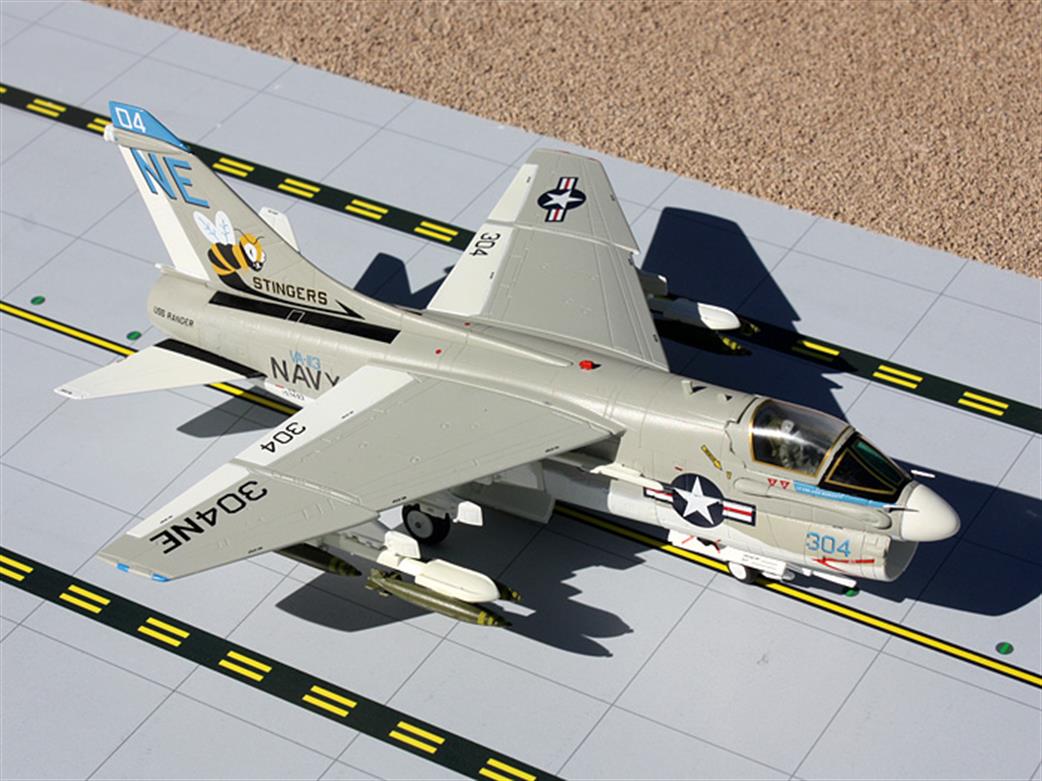 Gemini Jets 1/72 GAUSN9001 US Navy A-7 Corsair II Stingers 304NE