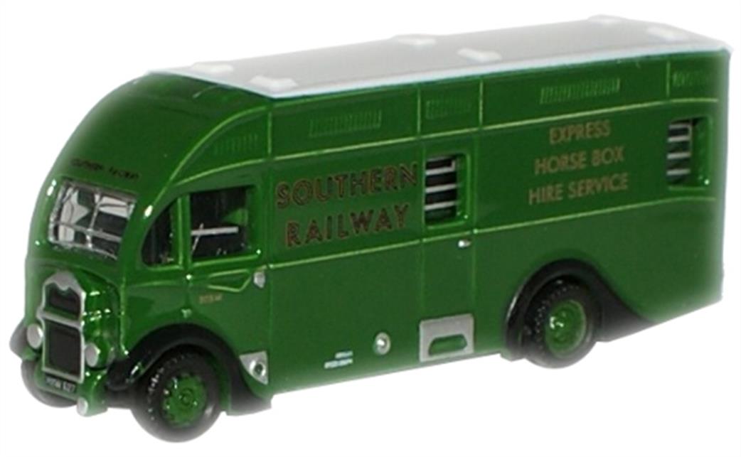 Oxford Diecast NAH004 Southern Railways Albion Horsebox 1/148