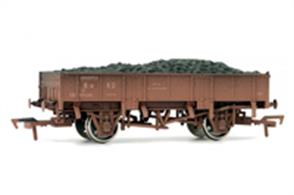 Dapol 4F-060-002 00 Gauge BR Grampus Engineers Open Wagon Bauxite Weathered FinishAnother version of the Grampus steel bodied engineering open wagon painted in bauxite livery carried by a number of these wagons which were painted in the standard livery after workshop repairs.