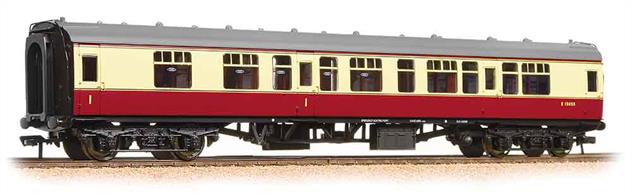 BR Mk1 composite 1st/3rd class coach in BR crimson and cream livery from the 1950's. Era 4