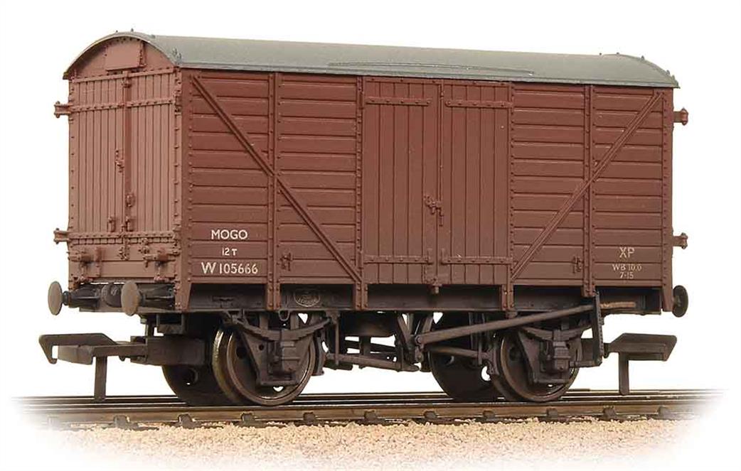 Bachmann OO 37-780A BR 12-ton ex-GWR MOGO Box Van Bauxite Early Weathered