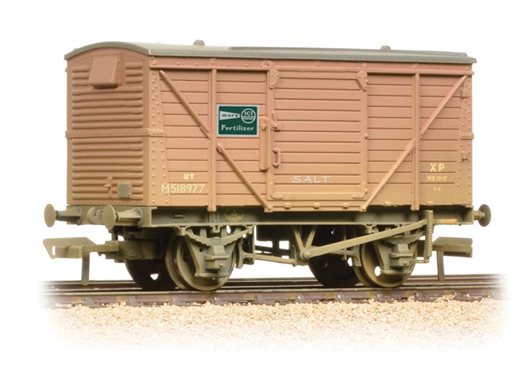 Bachmann OO 37-805 BR ex-LMS 12-Ton Covered Box Van with ICI Fertiliser Labels