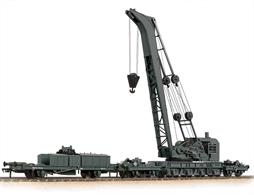 Model GWR crane 16 in Black with white tip to the jib. One of four identical cranes built for the GWR in 1940 (others being 17, 18 and 19). This crane was based at Old Oak Common for its entire life until withdrawal in 1979.Length 393mm.