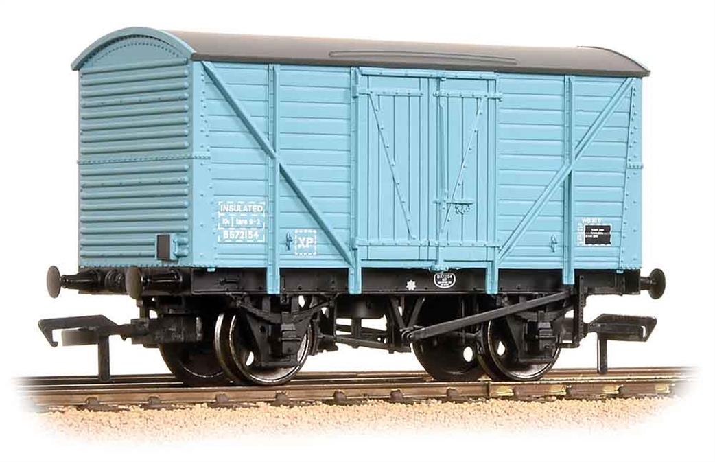 Bachmann OO 38-190B BR 10 Ton Insulated Box Van Light Blue