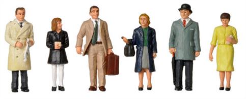 Bachmann Branchline OO Gauge Scenecraft 36-402 1960s/70s Standing PassengersPack of 6 standing figures posed as people waiting for a train or bus.