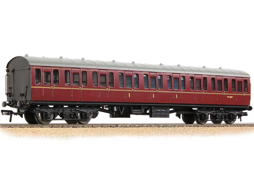 Bachmann 34-700D BR Mk1 57ft Suburban Composite First/Second Class Coach Lined Maroon OO