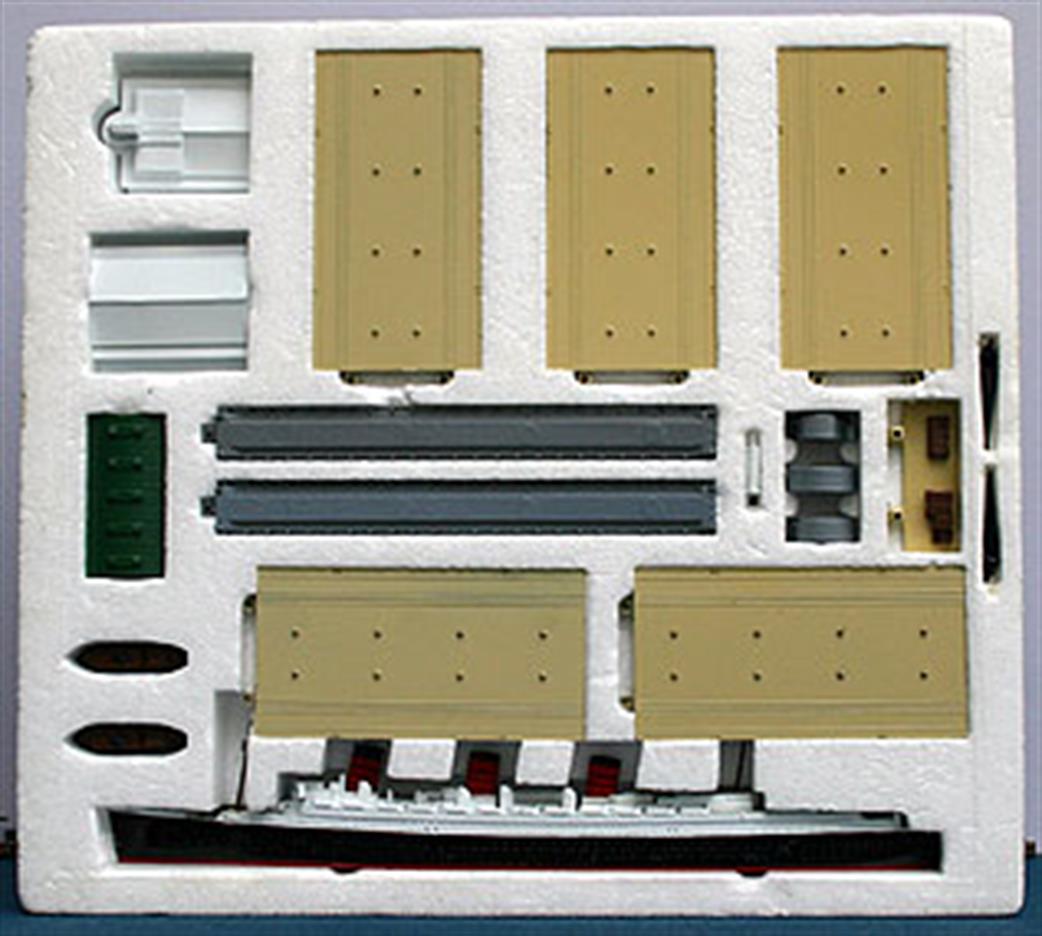 Tri-ang Minic 1/1200 M902 Ocean Terminal Set (Hornby)