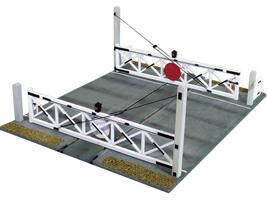 Kit for single track level crossing gates.A set of single-gate level crossing gates. Typical of the hand-worked gates used to close off minor roads, farm tracks and occupation crossings.Note: Kit contains gates only.