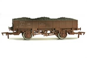 Dapol 4F-060-010 00 Gauge BR Grampus Engineers Open Wagon DB990653 Weathered FinishThe Grampus was one of the most numerous engineering wagons used by BR, being suitable for a wide range of duties. One could usually be found lurking around any sizable station or goods depot being used as a convenient carrier of anything which needed to be moved.