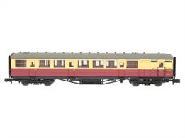 An excellent model of the Gresley design teak bodied mainline corridor coaches of the LNER finished in the early British Railways liver applied from 1949.Model of Gresley brake composite coach E10001E in British Railways crimson &amp; cream livery.