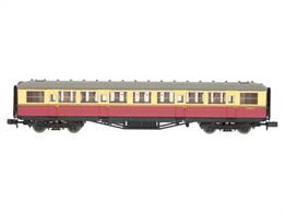 An excellent model of the Gresley design teak bodied mainline corridor coaches of the LNER as running in British Railways service from 1949.Model of Gresley second class class coach E12047E painted in British Railways crimson &amp; cream livery.