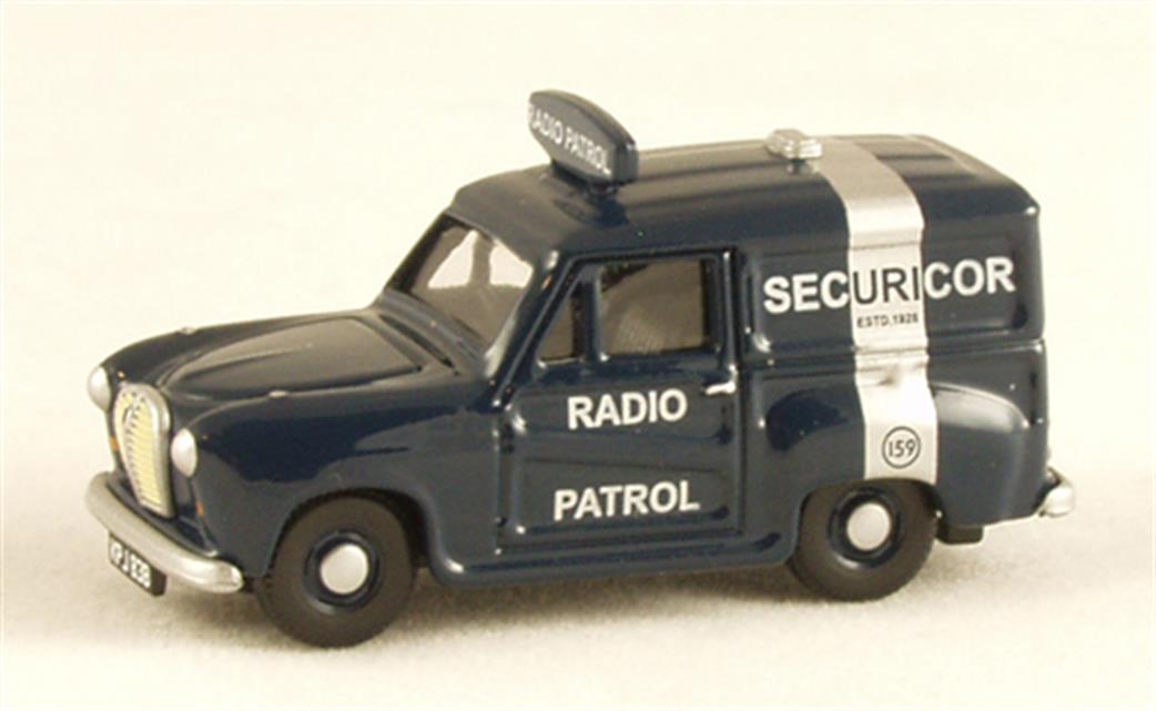 Classix Scenix 1/76 EM76666 Austin A35 Van Securicor Radio Patrol Model Car